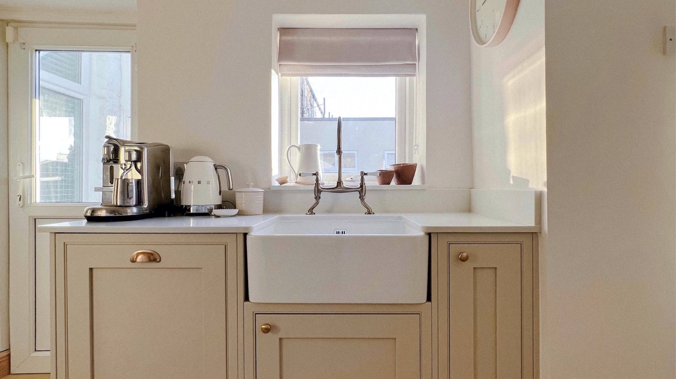 Top Hardware Finishes and Countertops for Taupe Kitchen Cabinets