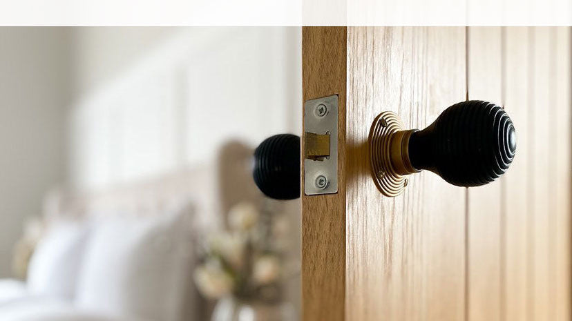 5 Unique Housewarming gifts to make their house a home