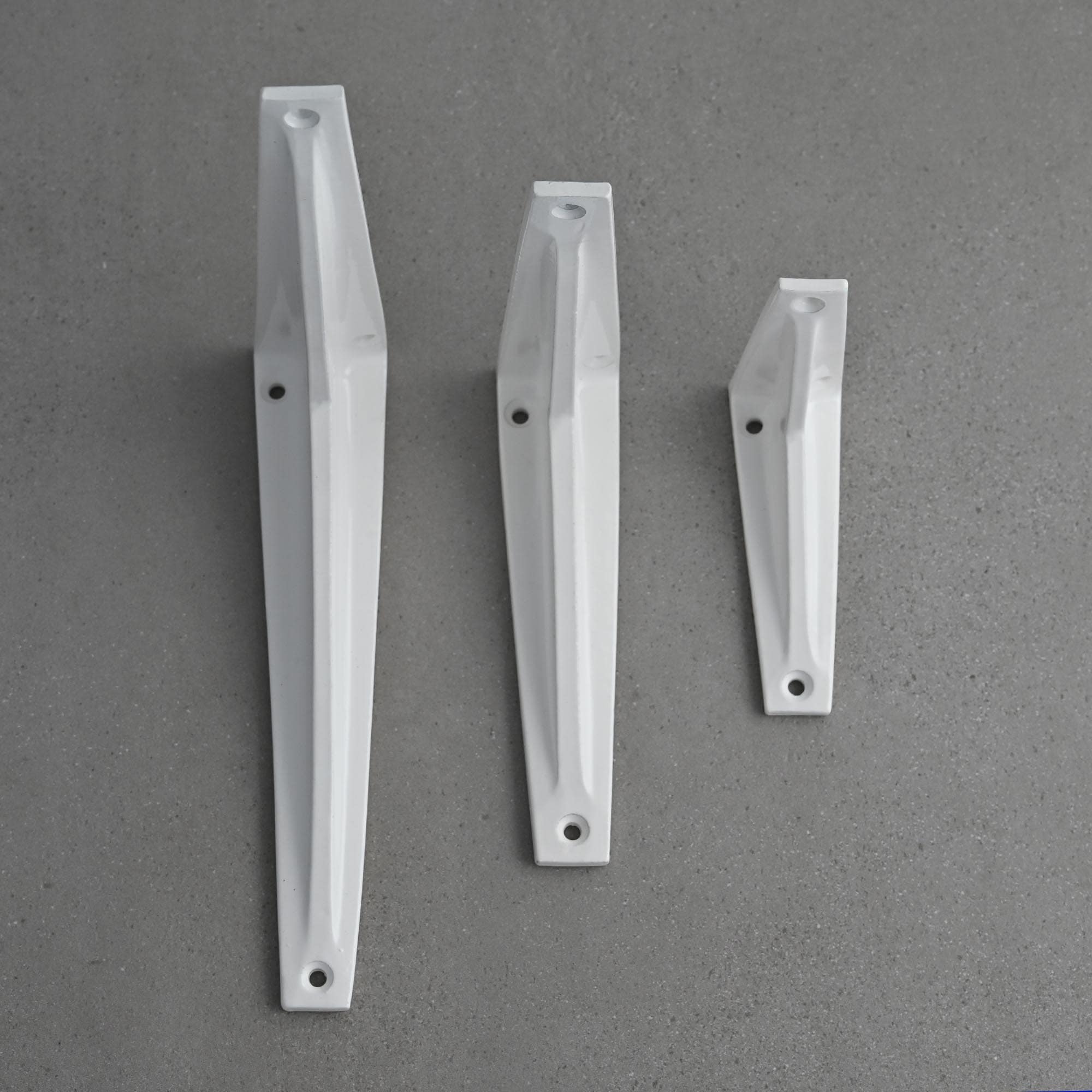 Heritage Cast Iron Shelf Bracket-4 - 6" Shelf Brackets-Yester Home