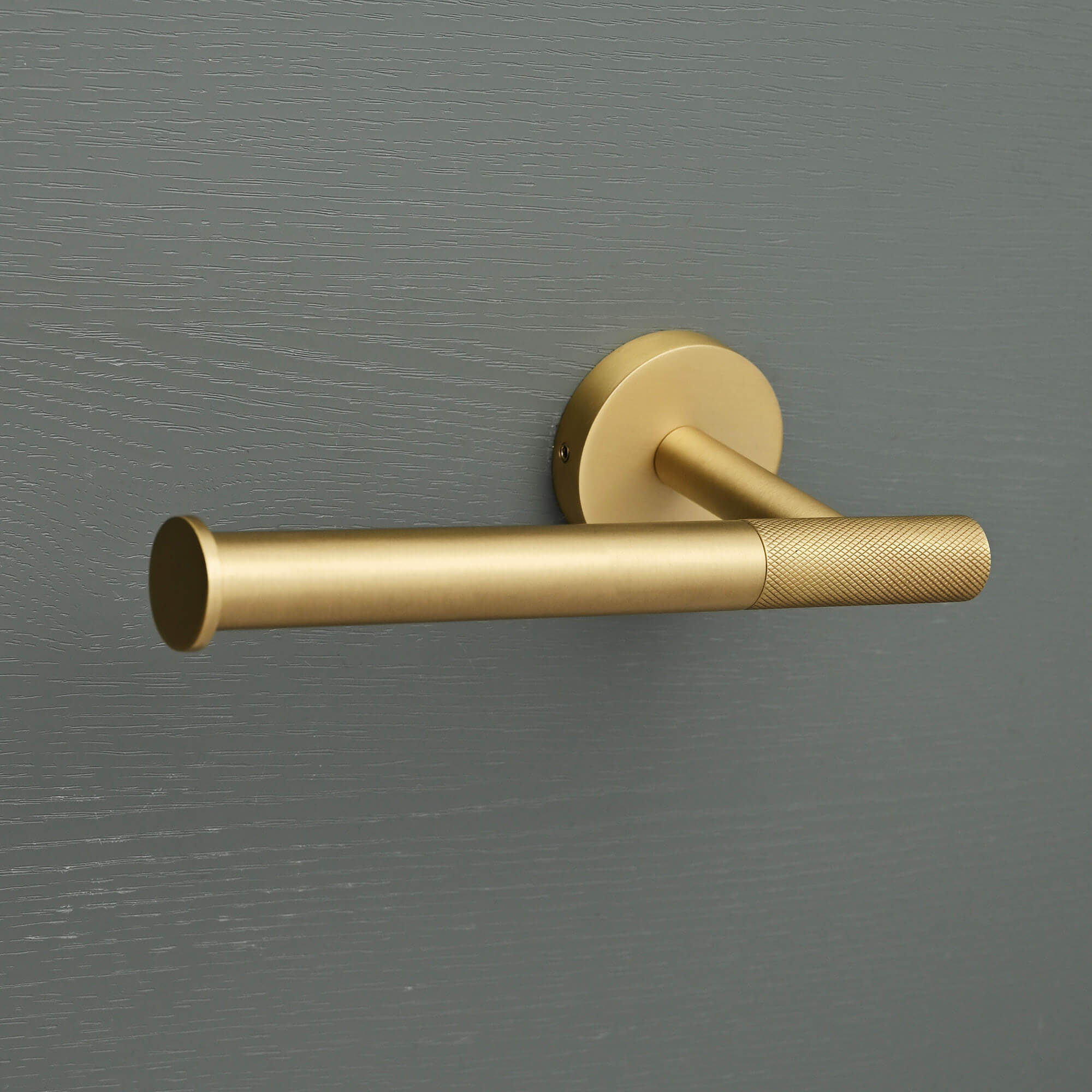 Luxe Knurled Brass Toilet Roll Holder - Toilet Roll Holders - Yester Home - Yester Home