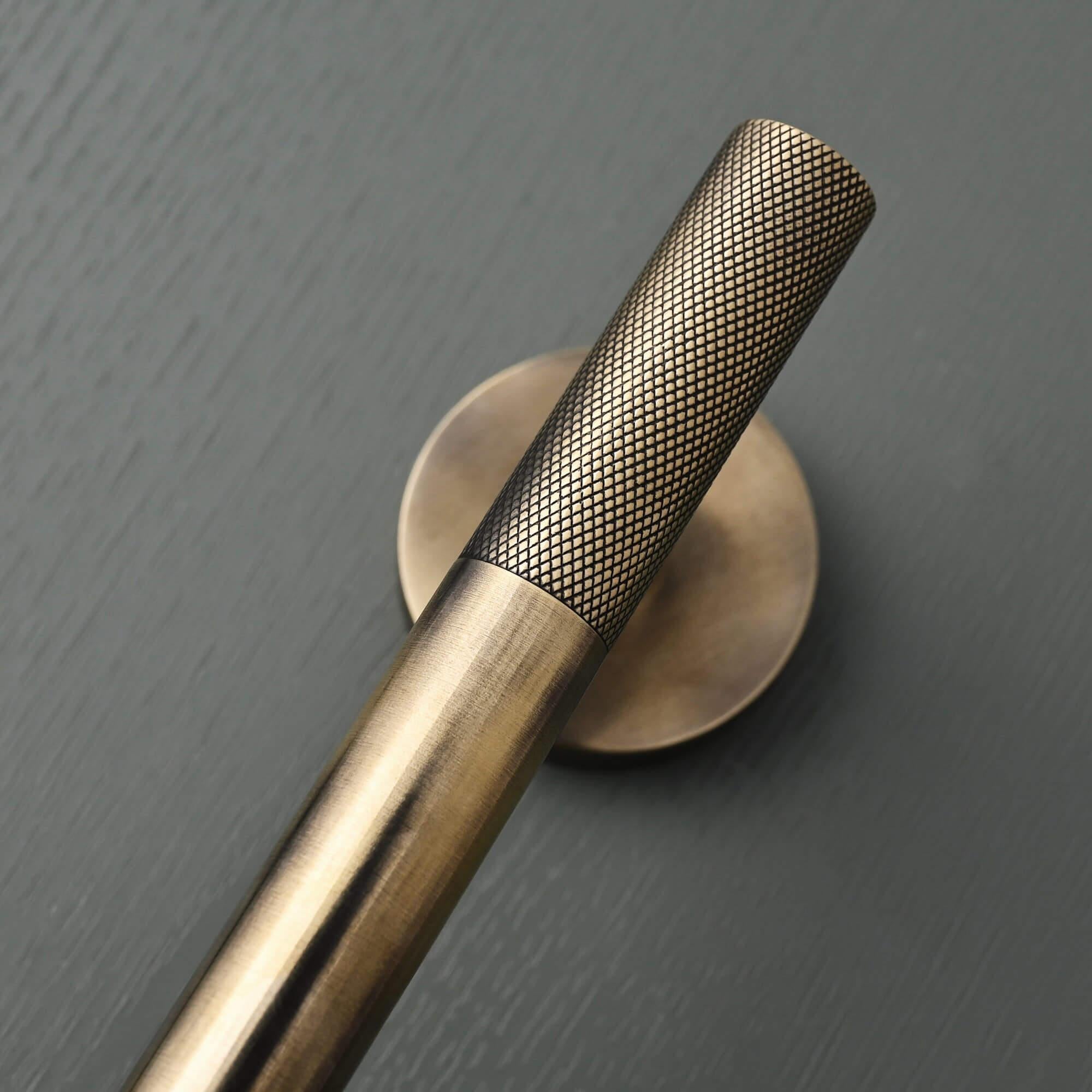 Luxe Knurled Brass Toilet Roll Holder - Toilet Roll Holders - Yester Home - Yester Home