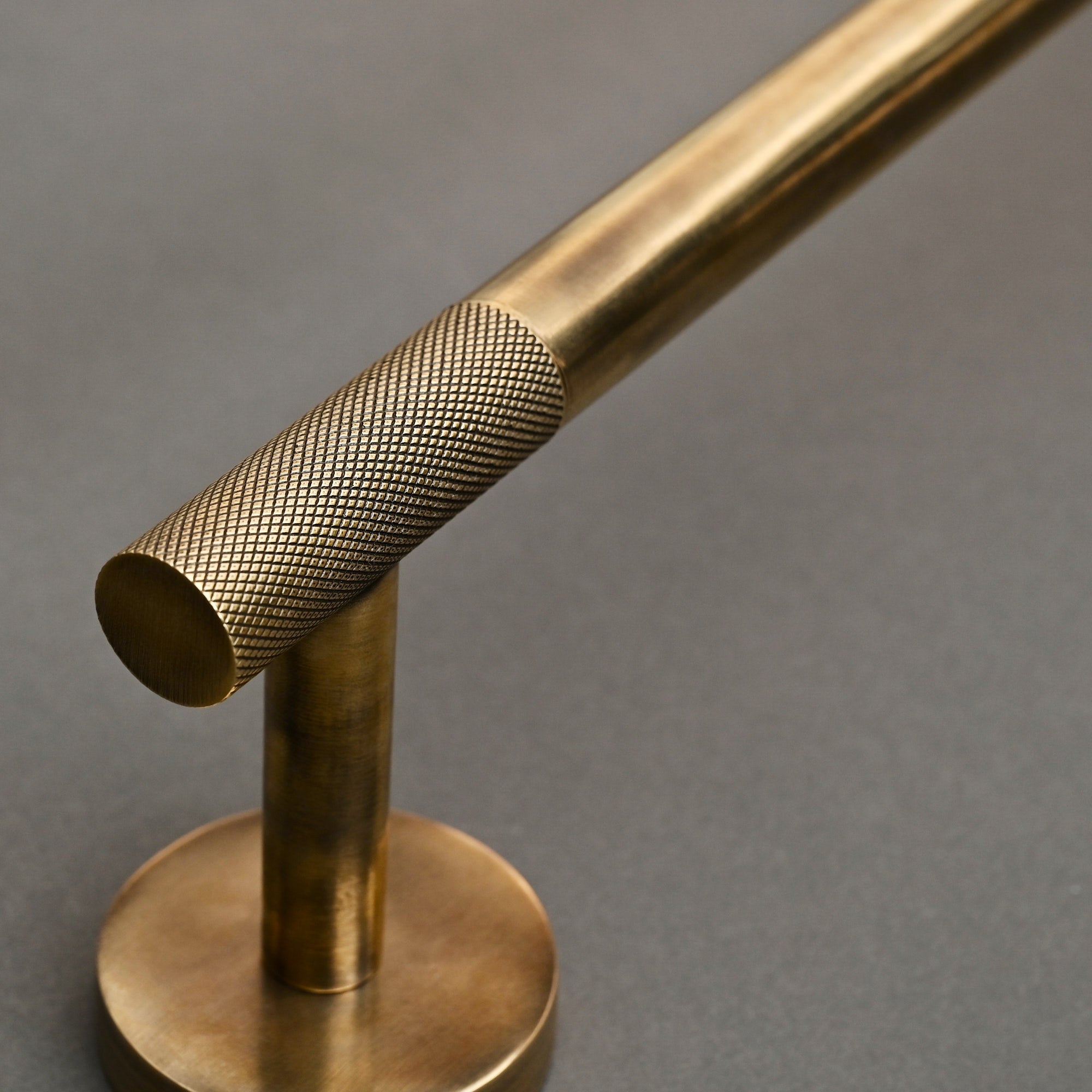 Luxe Knurled Brass Toilet Roll Holder - Toilet Roll Holders - Yester Home - Yester Home