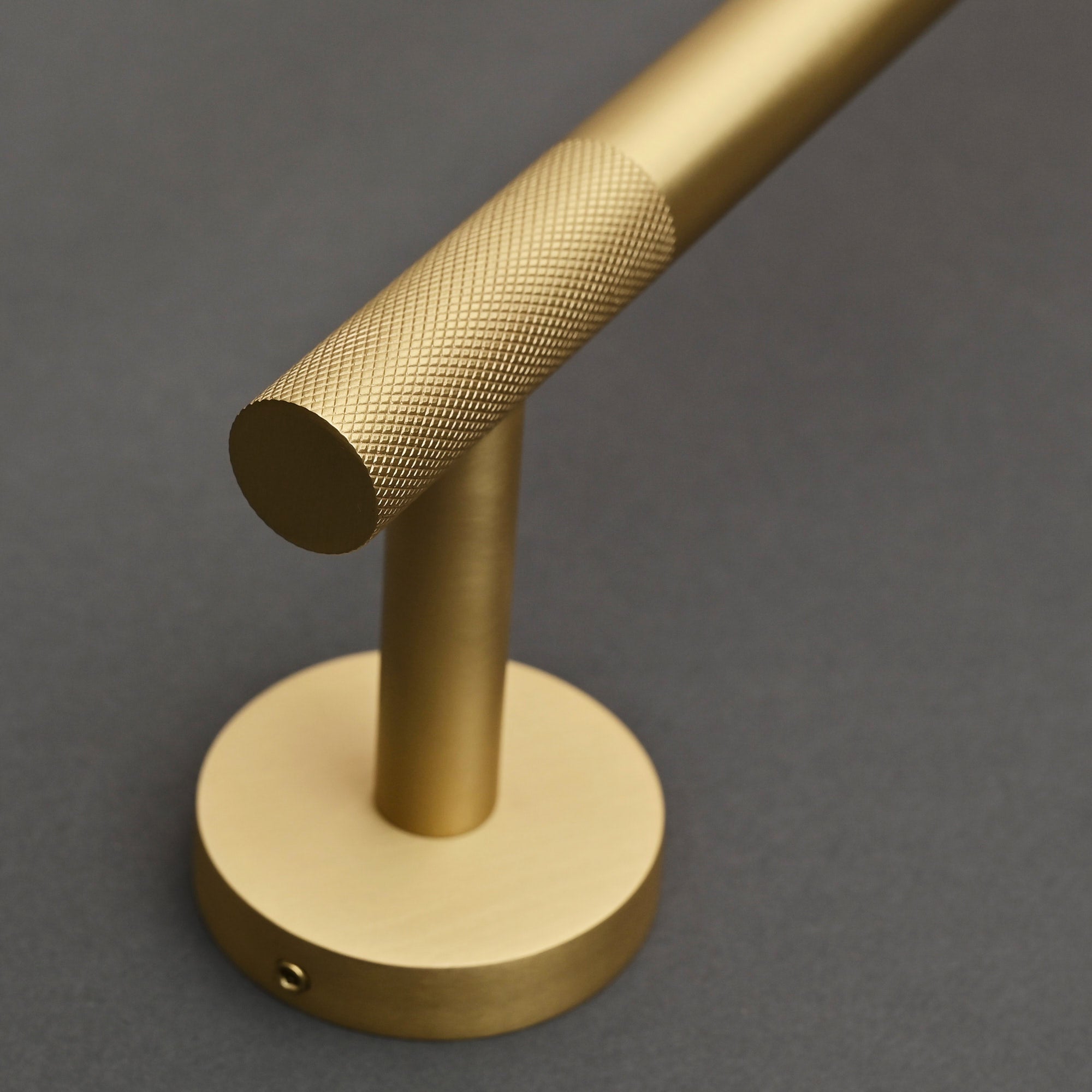 Luxe Knurled Brass Toilet Roll Holder - Toilet Roll Holders - Yester Home - Yester Home