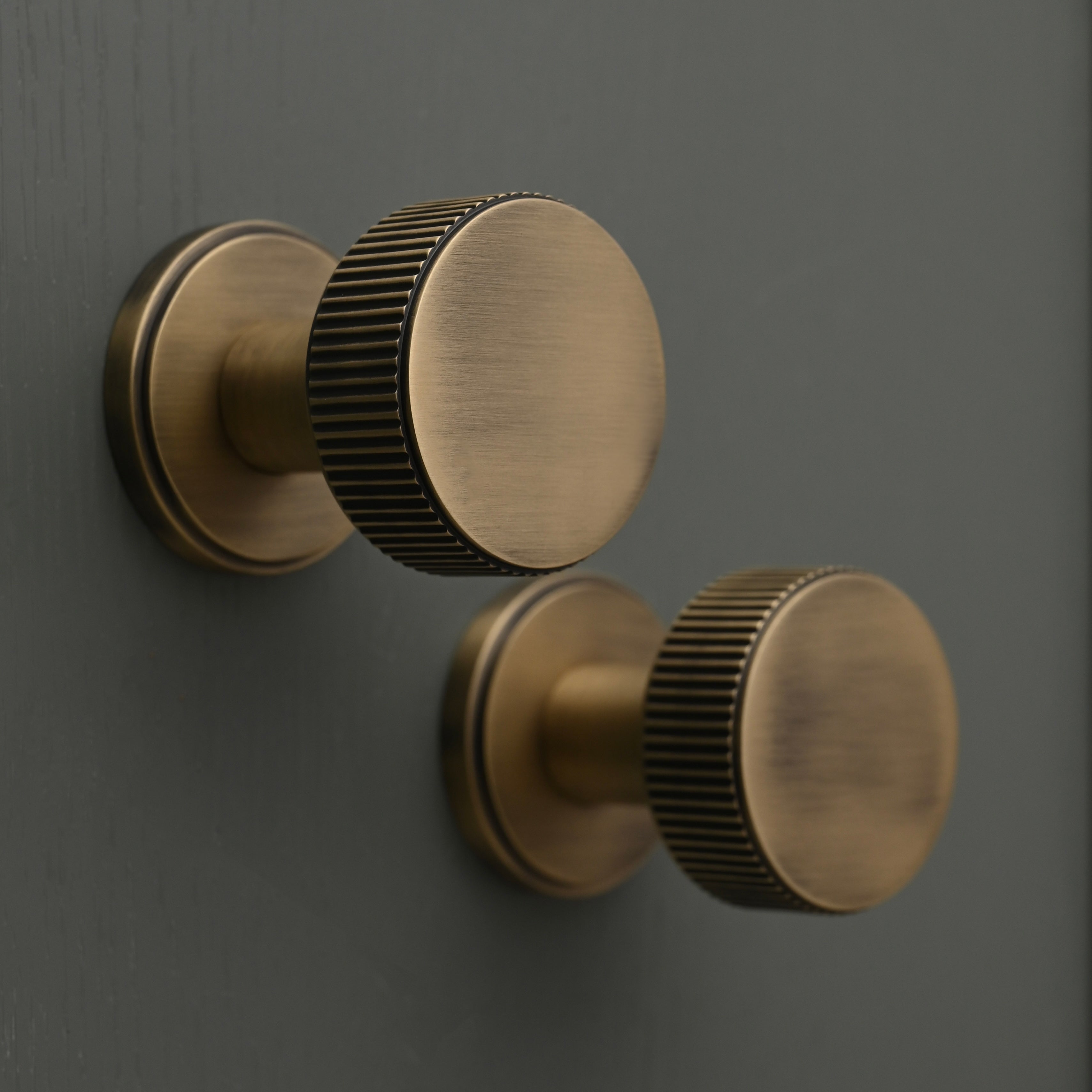 Luxe Claverley Round Solid Brass Door Knobs - Door Knobs - Yester Home - Yester Home