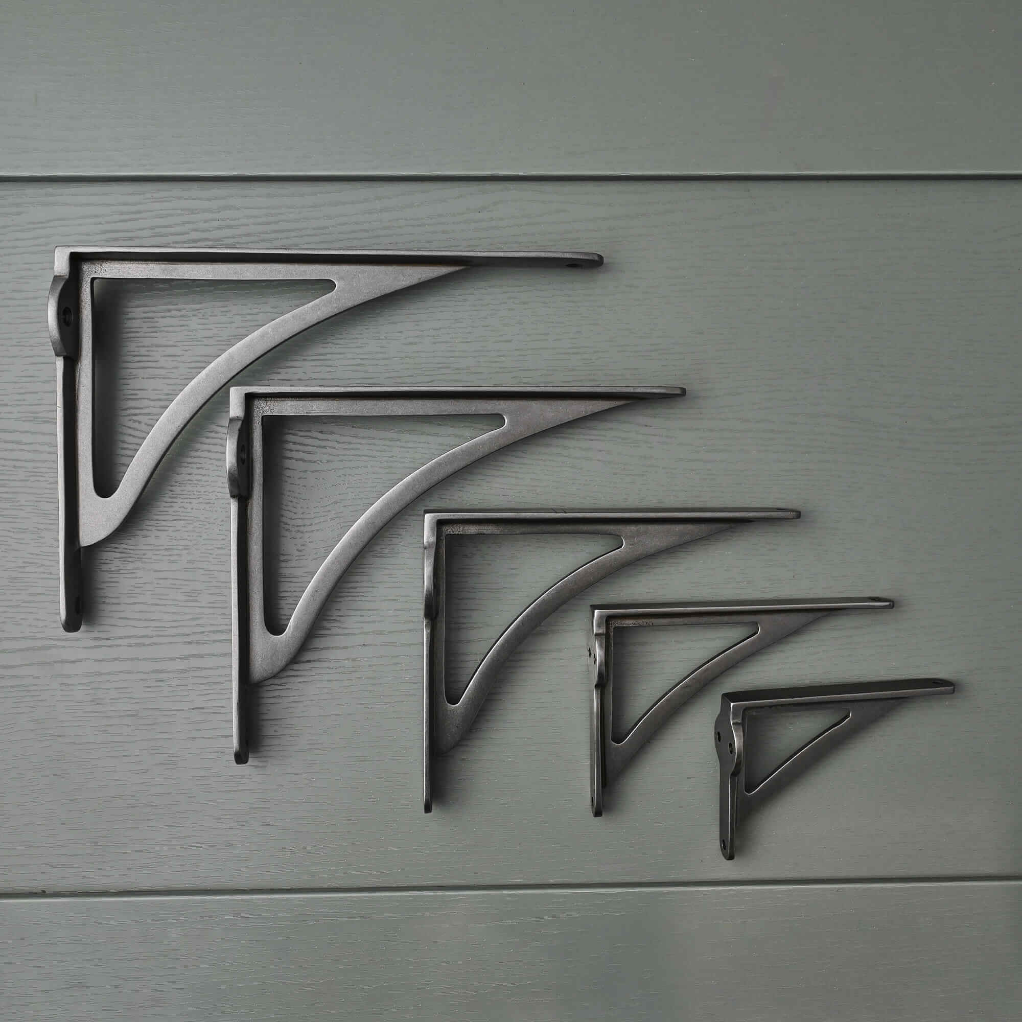 Ironbridge Iron Shelf Brackets | 4.5/6/7/8/10" - Brass Shelf Brackets - Yester Home - Yester Home