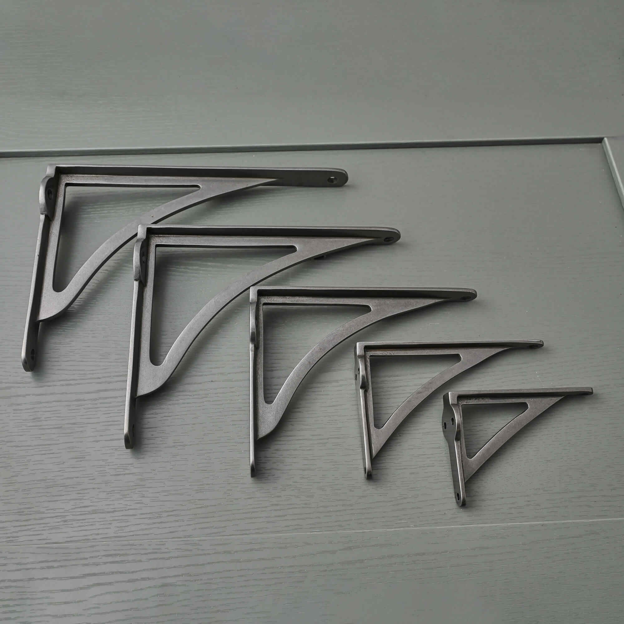 Ironbridge Iron Shelf Brackets | 4.5/6/7/8/10" - Brass Shelf Brackets - Yester Home - Yester Home