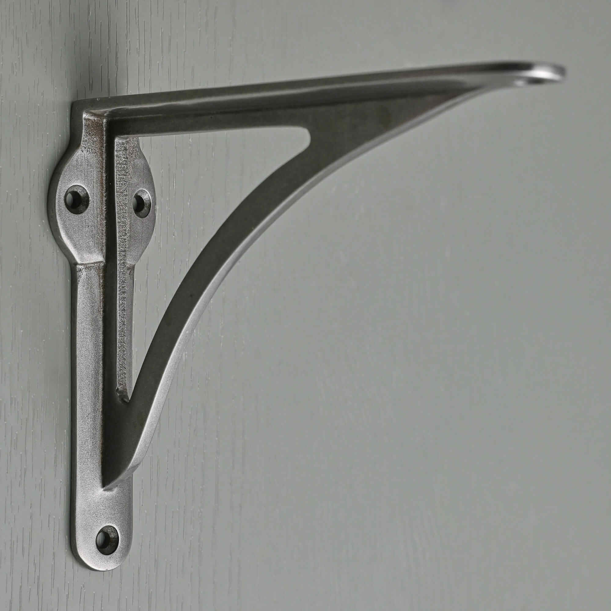 Ironbridge Iron Shelf Brackets | 4.5/6/7/8/10" - Brass Shelf Brackets - Yester Home - Yester Home