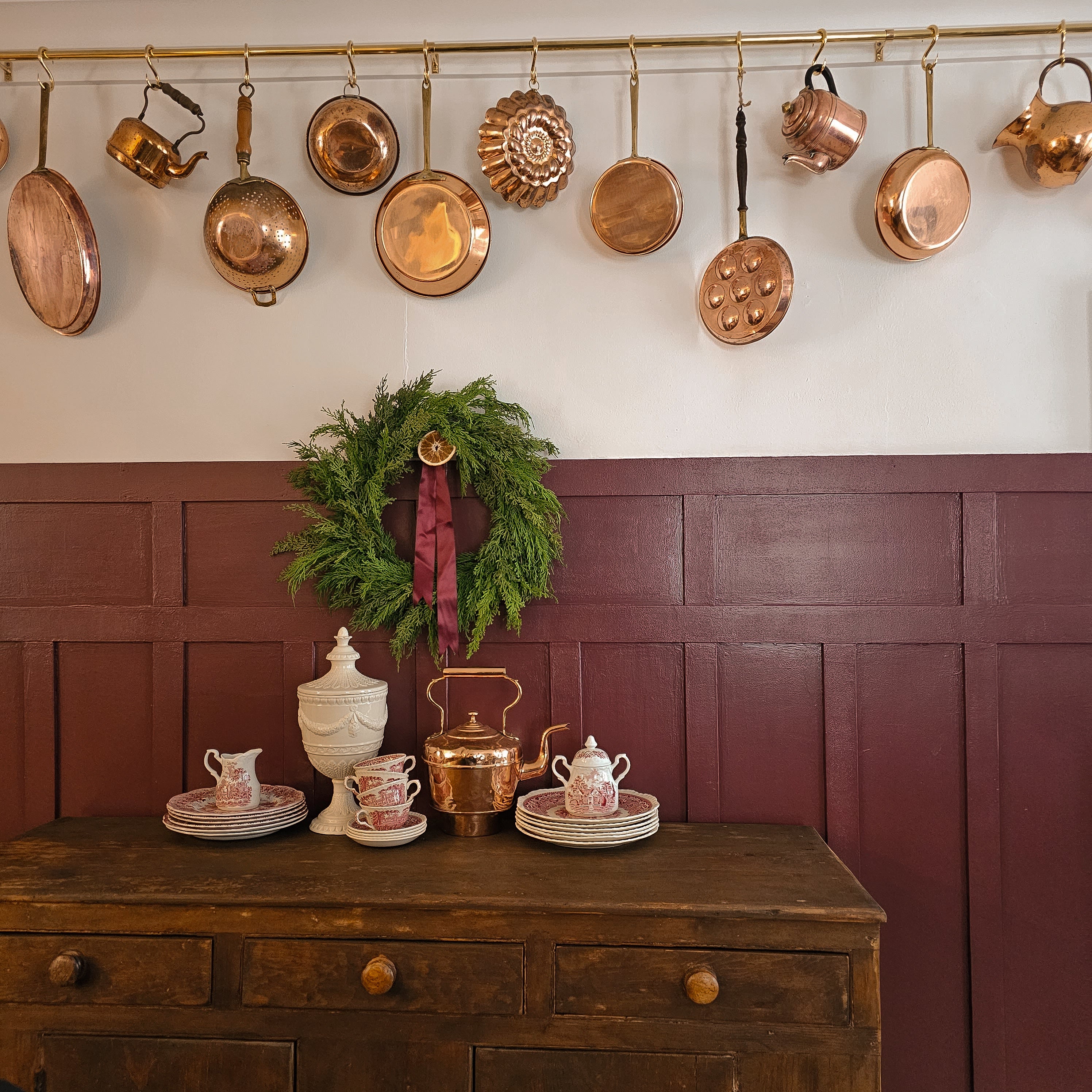 Nostalgic "Home Alone" Style Xmas Decor