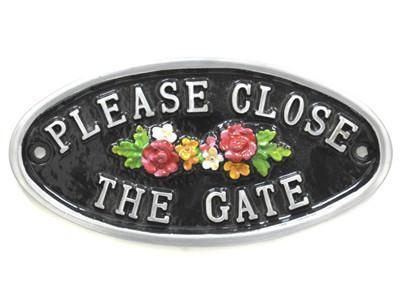 7 of The Best Garden Signs - Please Keep Off The Grass