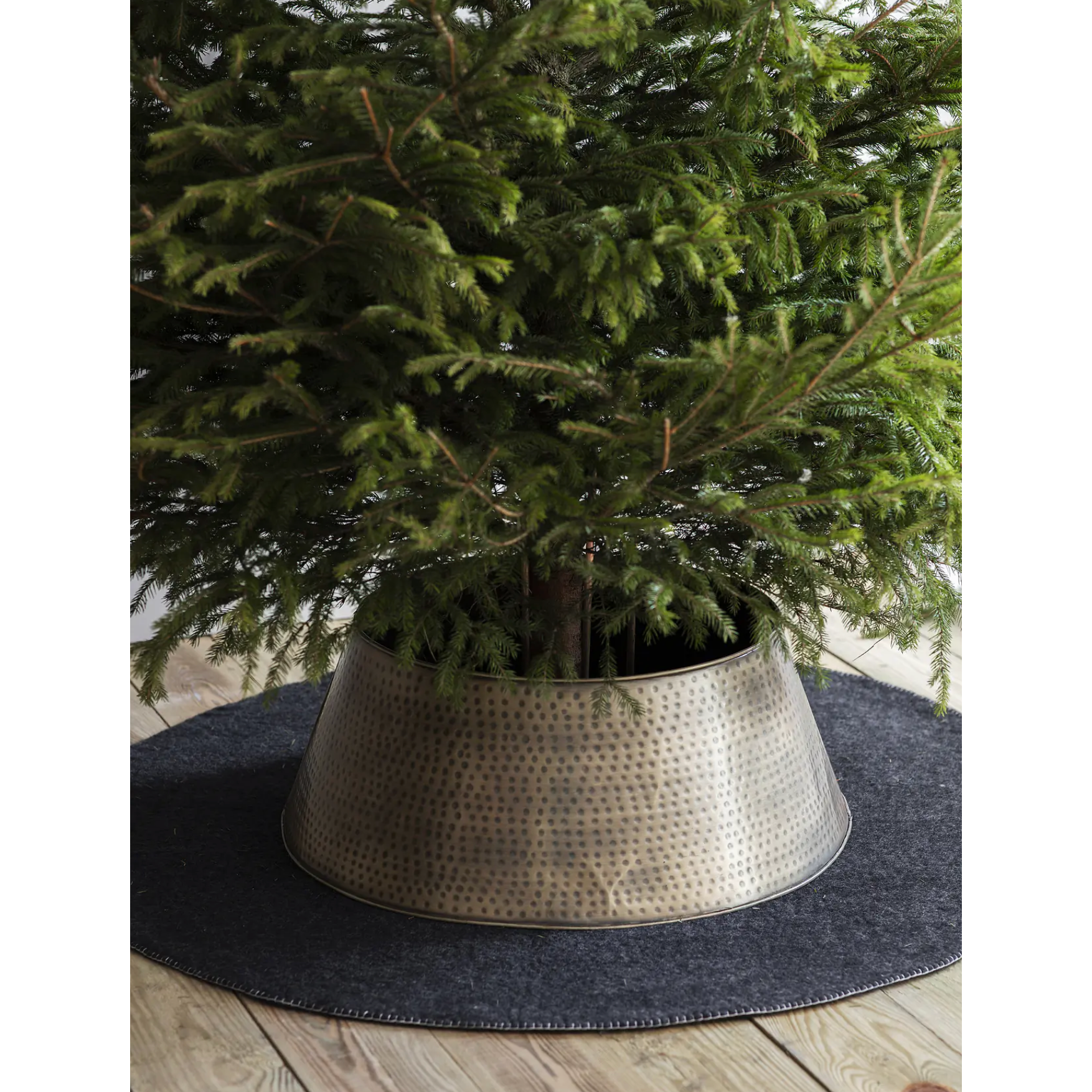Christmas Tree Skirt Antique Brass - Christmas - Garden Trading - Yester Home
