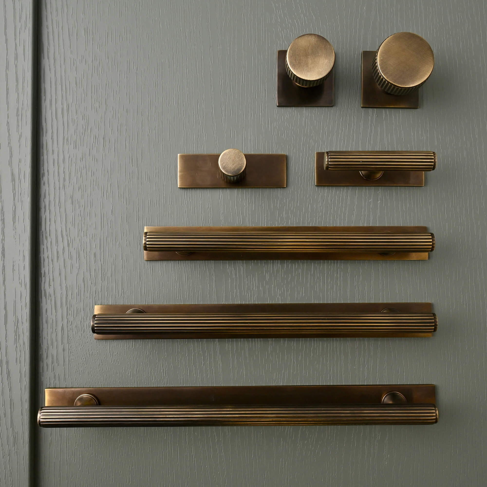Claverley Cupboard Handles | Aged Brass - Cabinet Handles - Yester Home - Yester Home