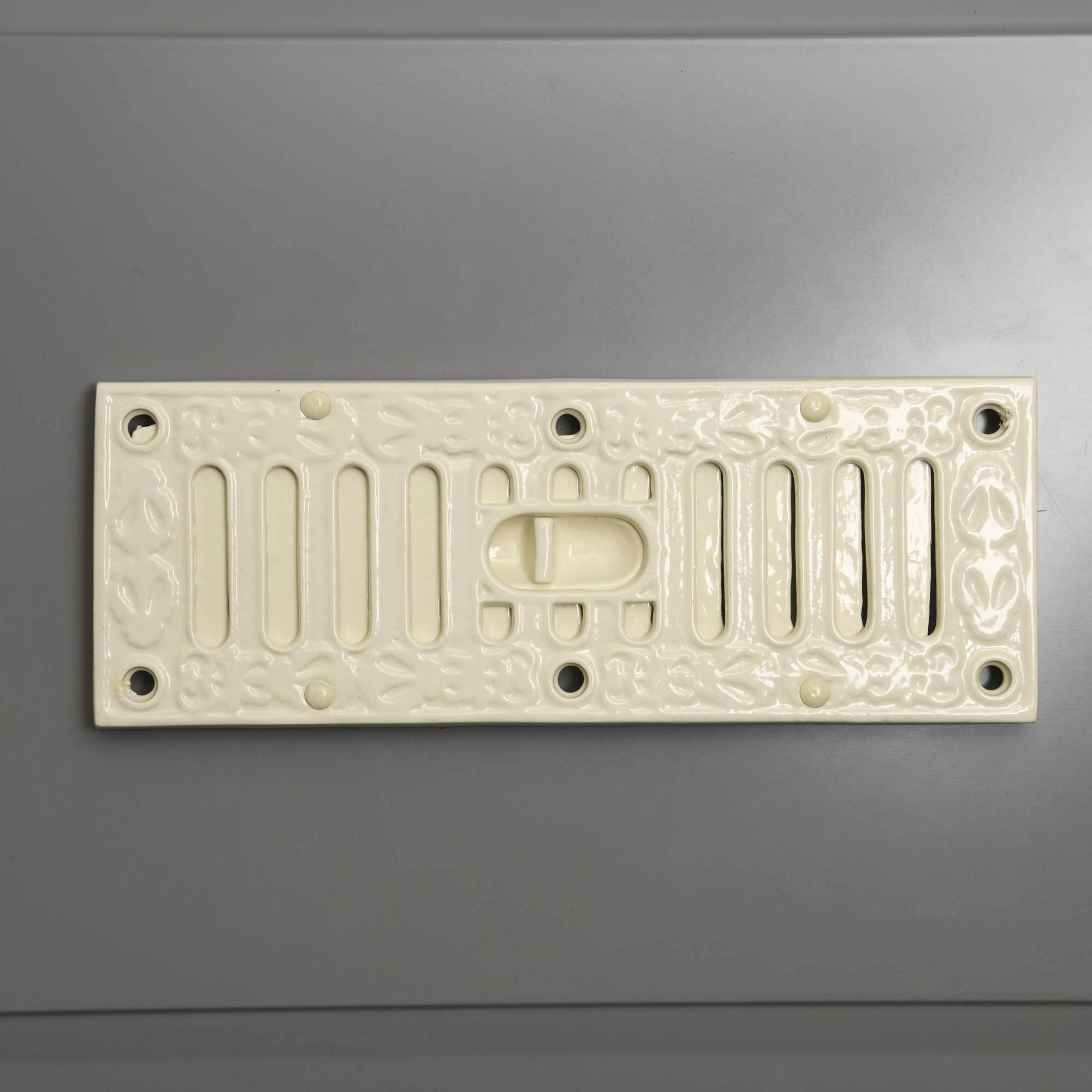 Cream Kenrick Hit & Miss Air Vent · 9 x 3 Inch ·-Air Vents-Yester Home