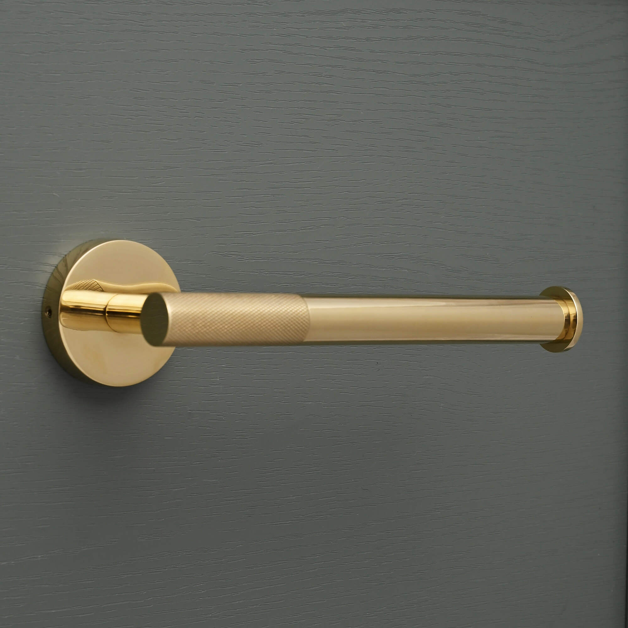 Luxe Knurled Brass Toilet Roll Holder - Toilet Roll Holders - Yester Home - Yester Home