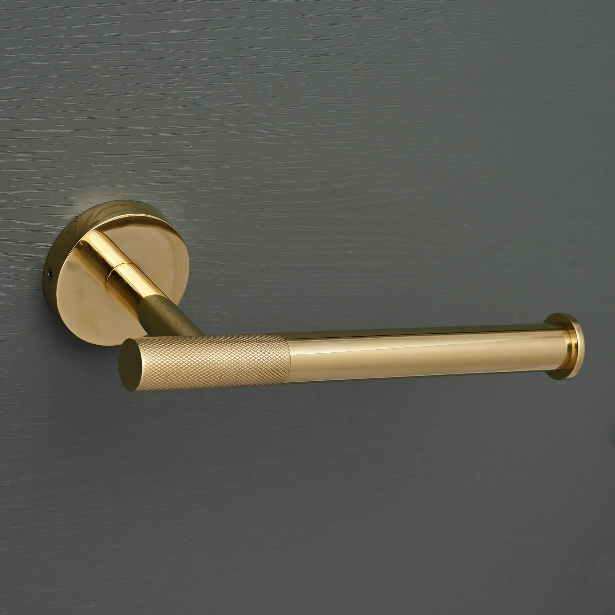 Luxe Knurled Brass Toilet Roll Holder - Toilet Roll Holders - Yester Home - Yester Home