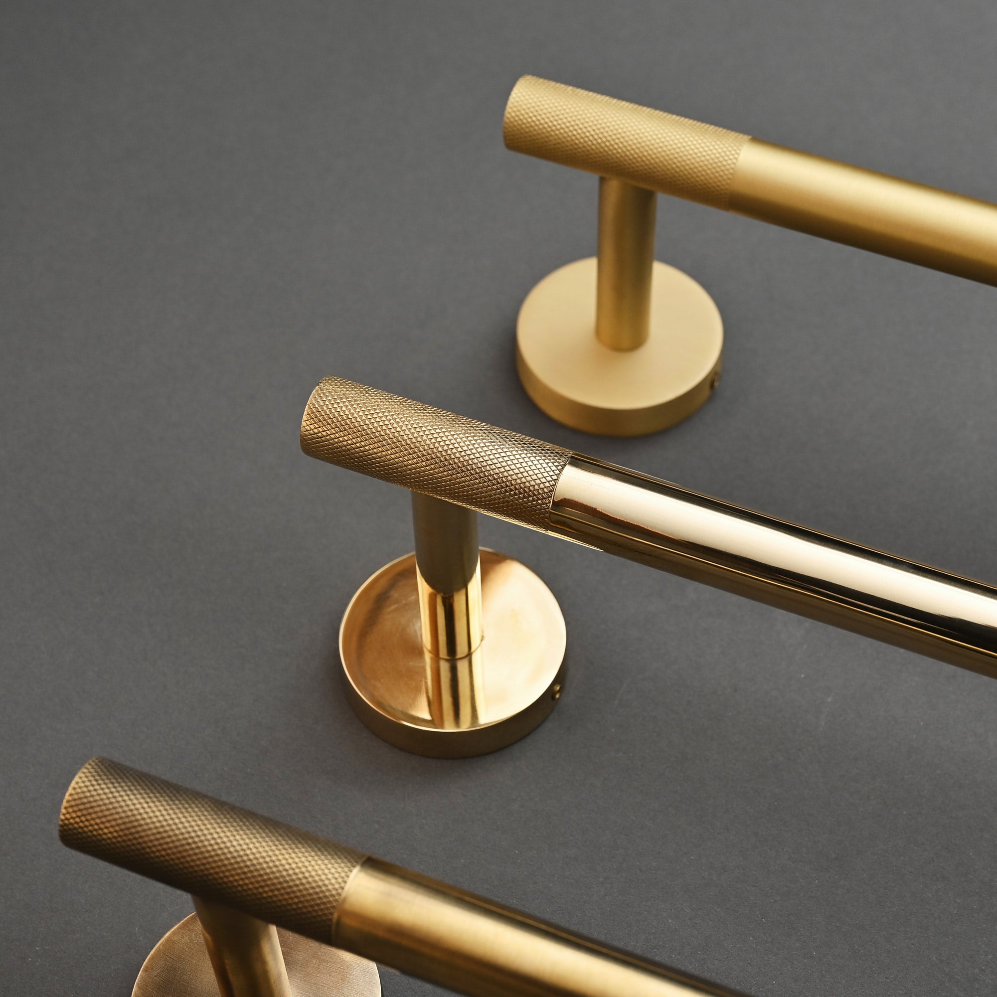 Luxe Knurled Brass Toilet Roll Holder - Toilet Roll Holders - Yester Home - Yester Home