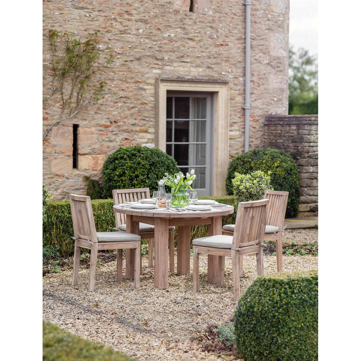 Porthallow Round Dining Table Medium | Natural | Yester Home