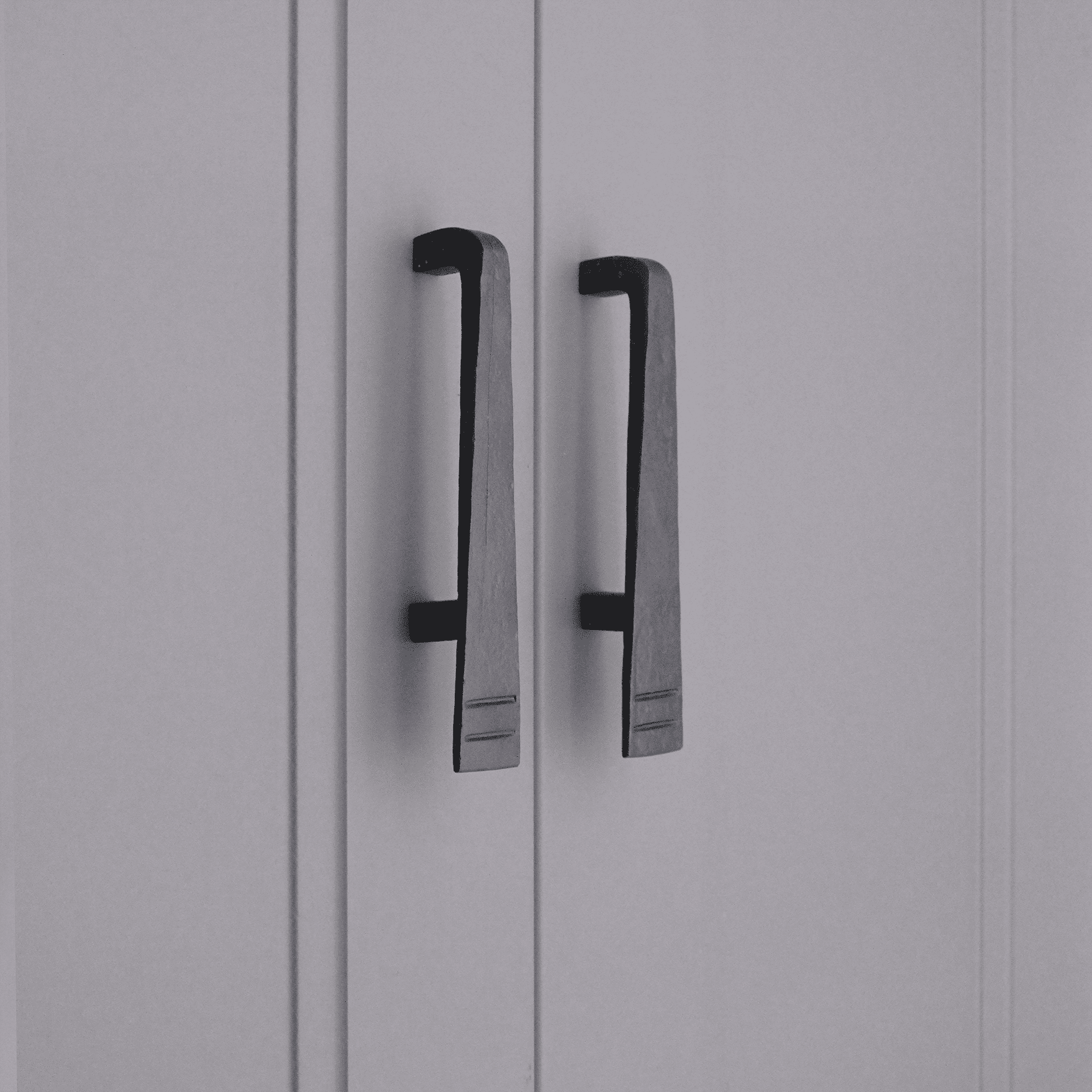 Skeg Pull Handle Small Matt Black-Cabinet Handles-Yester Home