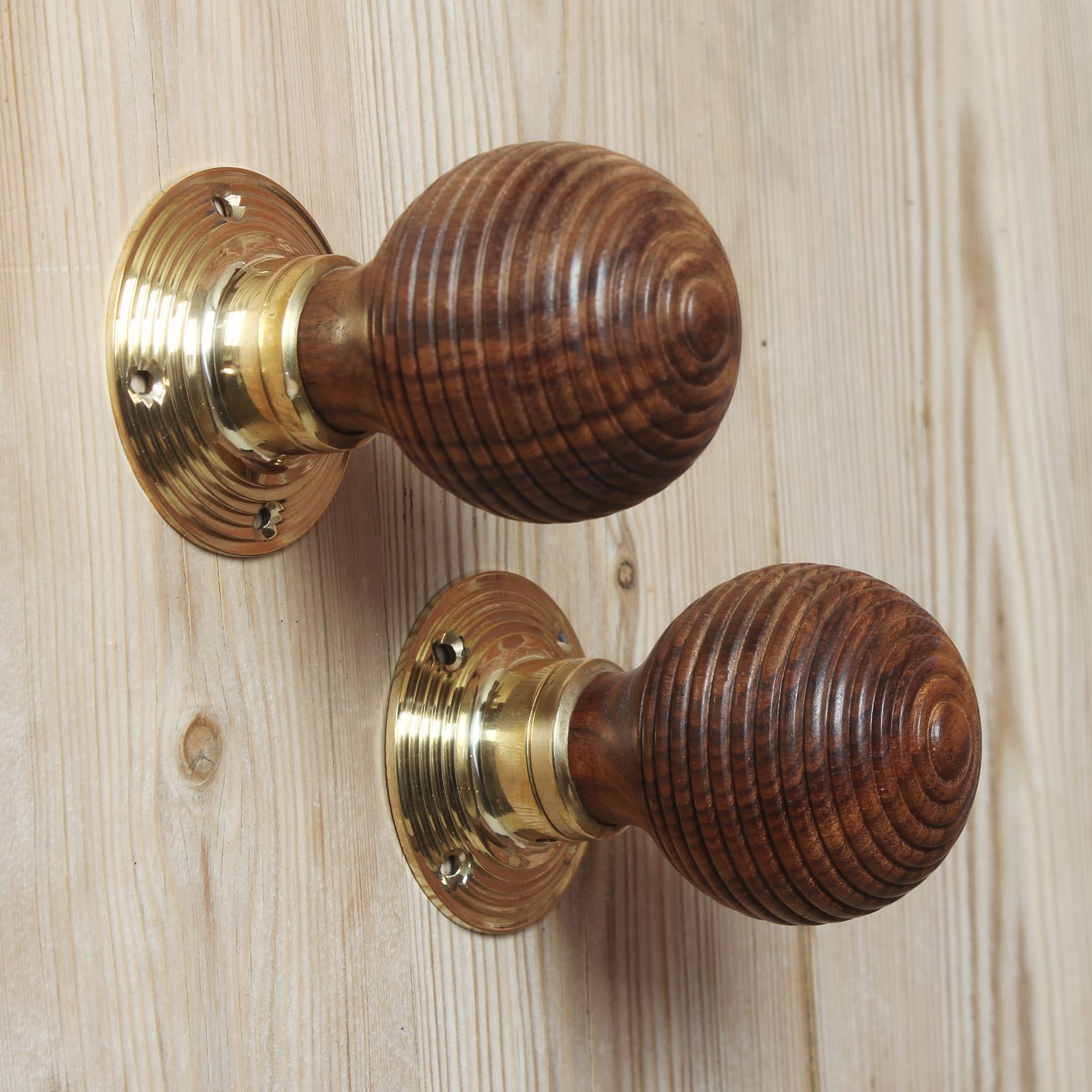 IRONMONGERYWORLD Cast Iron Beehive Door Knobs – Victorian Style, Antique Copper/Brass/Iron Finish, Rustic Cottage Handles