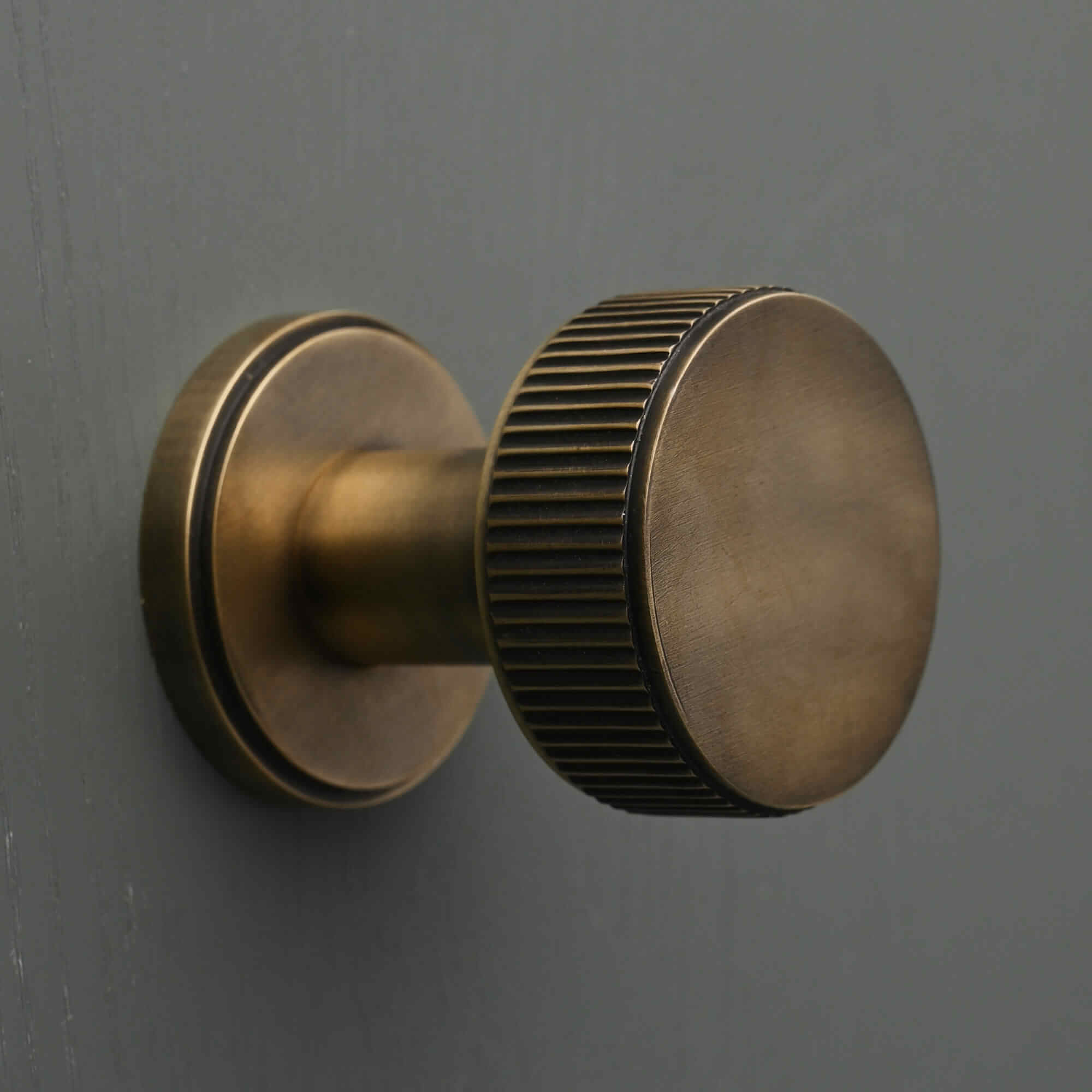 Luxe Claverley Round Solid Brass Door Knobs - Door Knobs - Yester Home - Yester Home