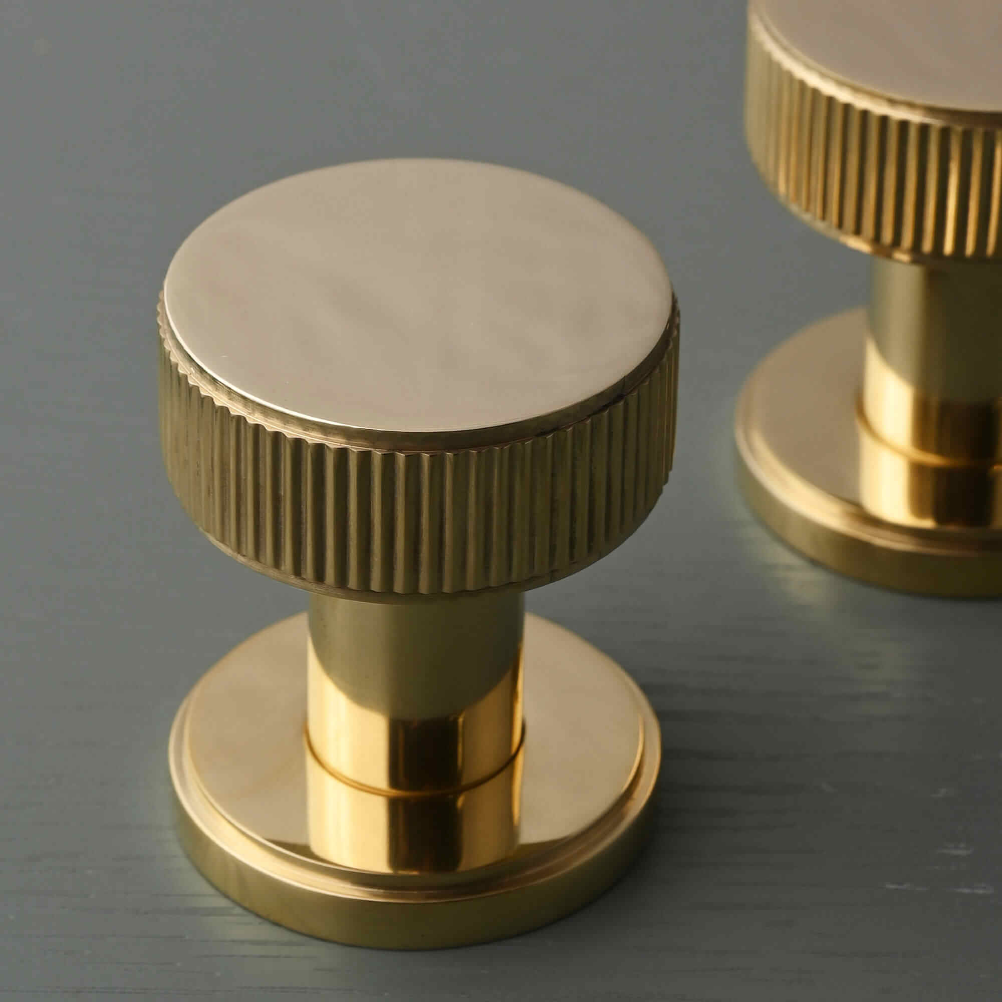 Luxe Claverley Round Solid Brass Door Knobs - Door Knobs - Yester Home - Yester Home